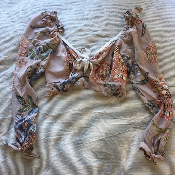 🍋SOLD🍋Stone Cold Fox Kini Crop - Picture 2 of 6